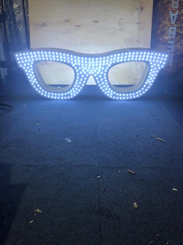 ENSEIGNE PUBLICITAIRE LED DOUBLE FACE “LUNETTES” EXTÉRIEURE 110X40cm – Image 7