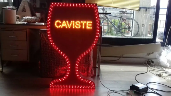 ENSEIGNE LUMINEUSE 90x60cm DOUBLE FACES “CAVISTE” AVEC TÉLÉCOMMANDE ET ANIMATION