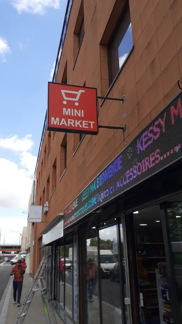 ENSEIGNE LED DOUBLE FACE POUR MINI MARKET ET ÉPICERIE 70X70 CM – Image 3