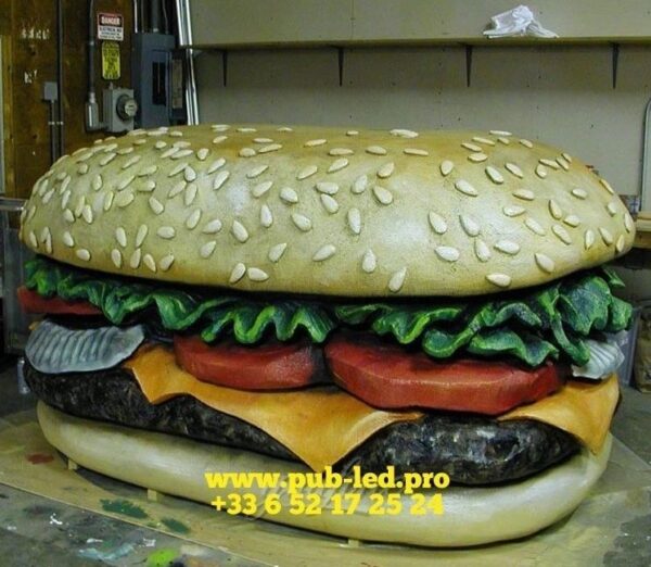 STATUE GÉANTE DE HAMBURGER EN RÉSINE DÉLICIEUSE ET VIVE – Image 2