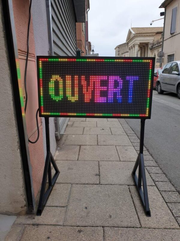 ENSEIGNE LUMINEUSE LED ”STOP TROTTOIR” DOUBLE FACES EXTERNE PROGRAMMABLE DEFILANT PRÊT À INSTALLER 70x35cm – Image 2